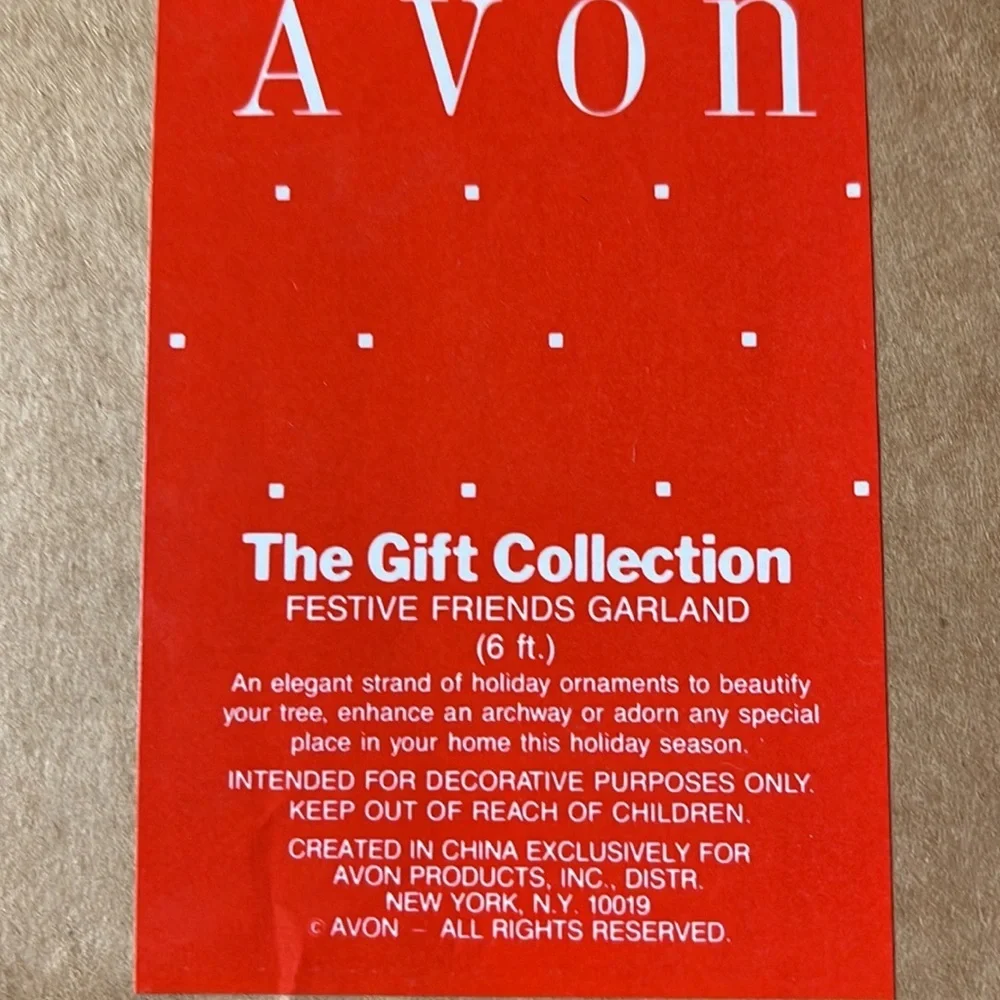 Avon (Vtg) “Festive Friends 6 ft Garland” red shiny beads link animal ornaments
